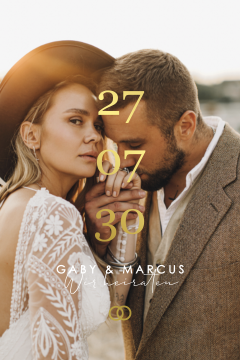 Doppelseitige Hochzeitseinladung mit Datum auf Foto und Ringen