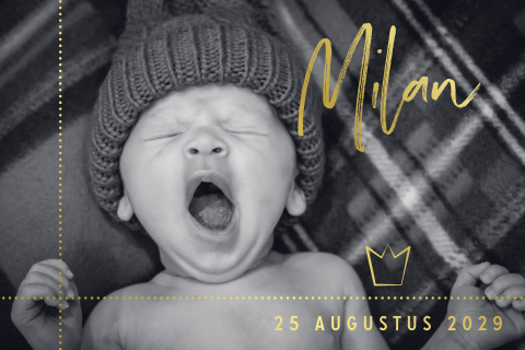 Geboortekaart met babyfoto en goudfolie kroontje