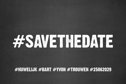 Save the Date kaart stoer en origineel krijtbord met hashtags