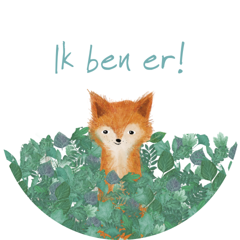 Sluitzegel vosje in een berg groene bladeren
