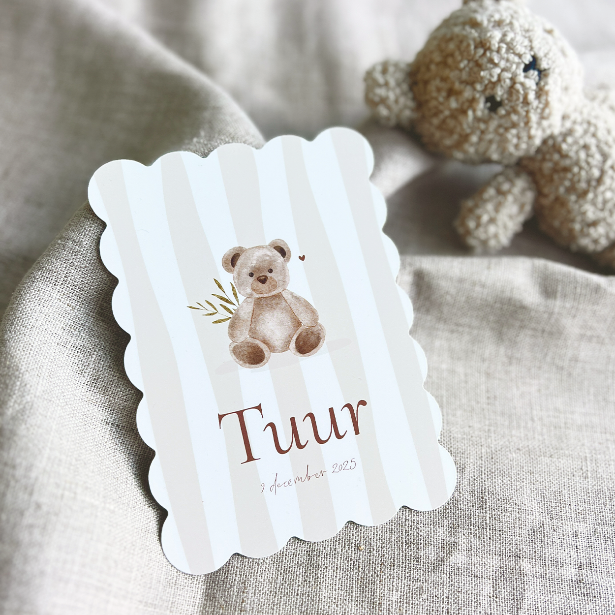 Geboortekaartje  Streepjes Beer Cookie Boogjes beige