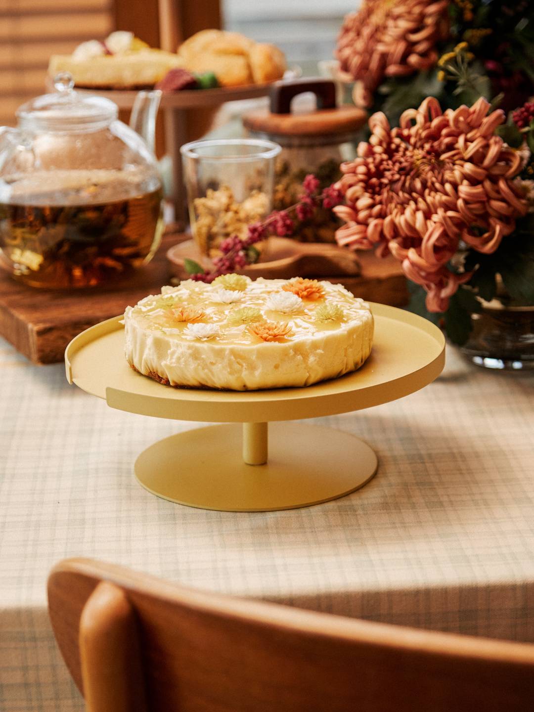 high tea met chrysanten