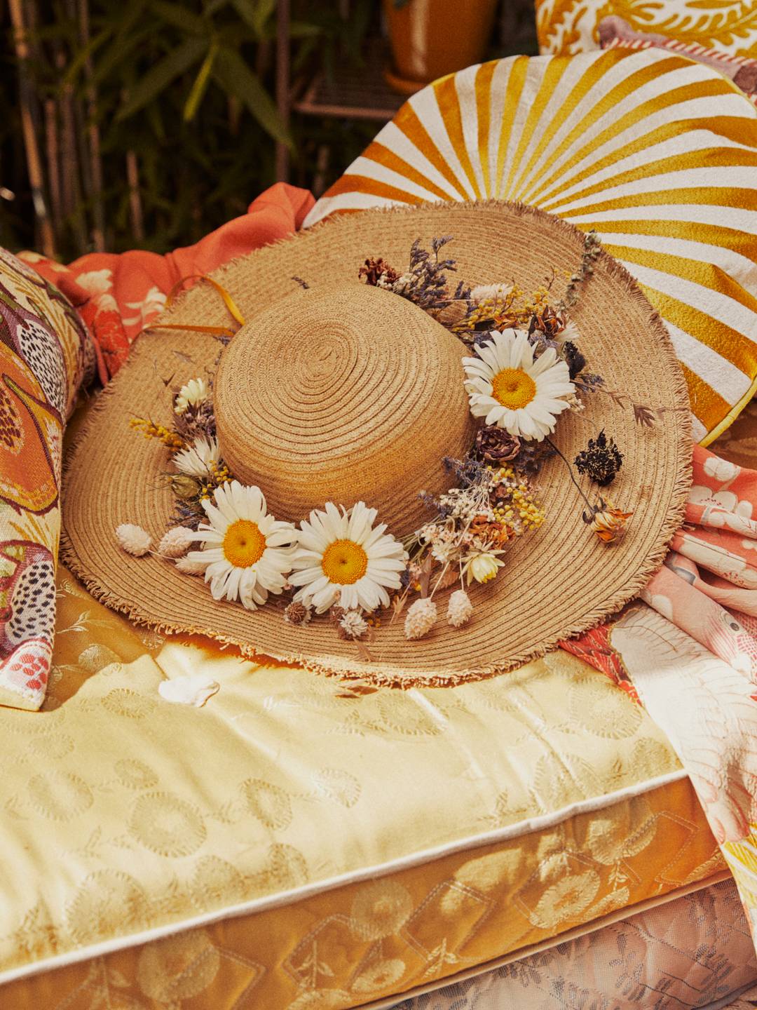 diy: zonnehoed met droogbloemen