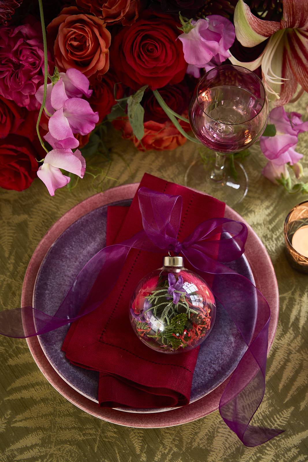 diy kerstbal met bloemen