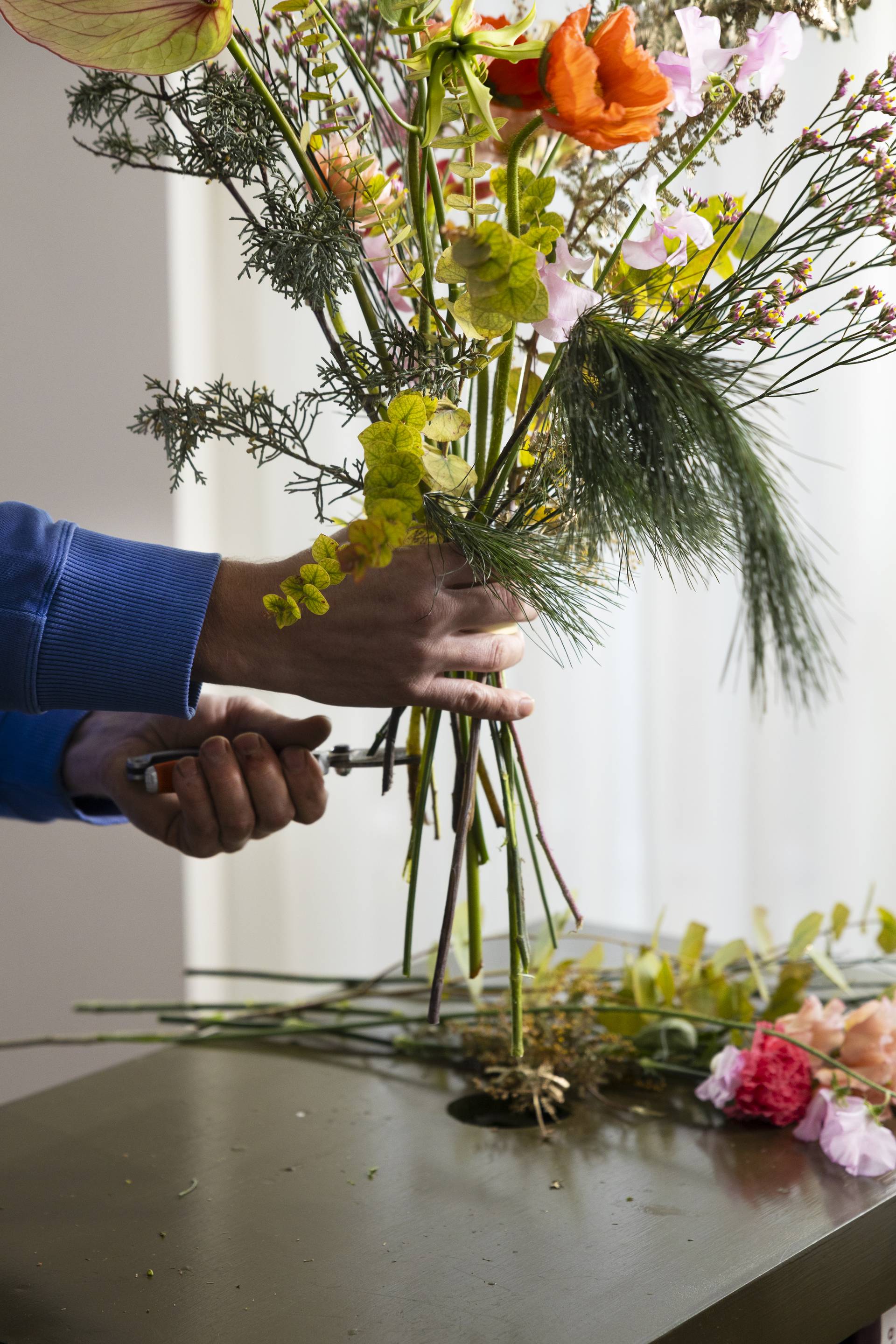 stelen schuin afsnijden kerstboeket