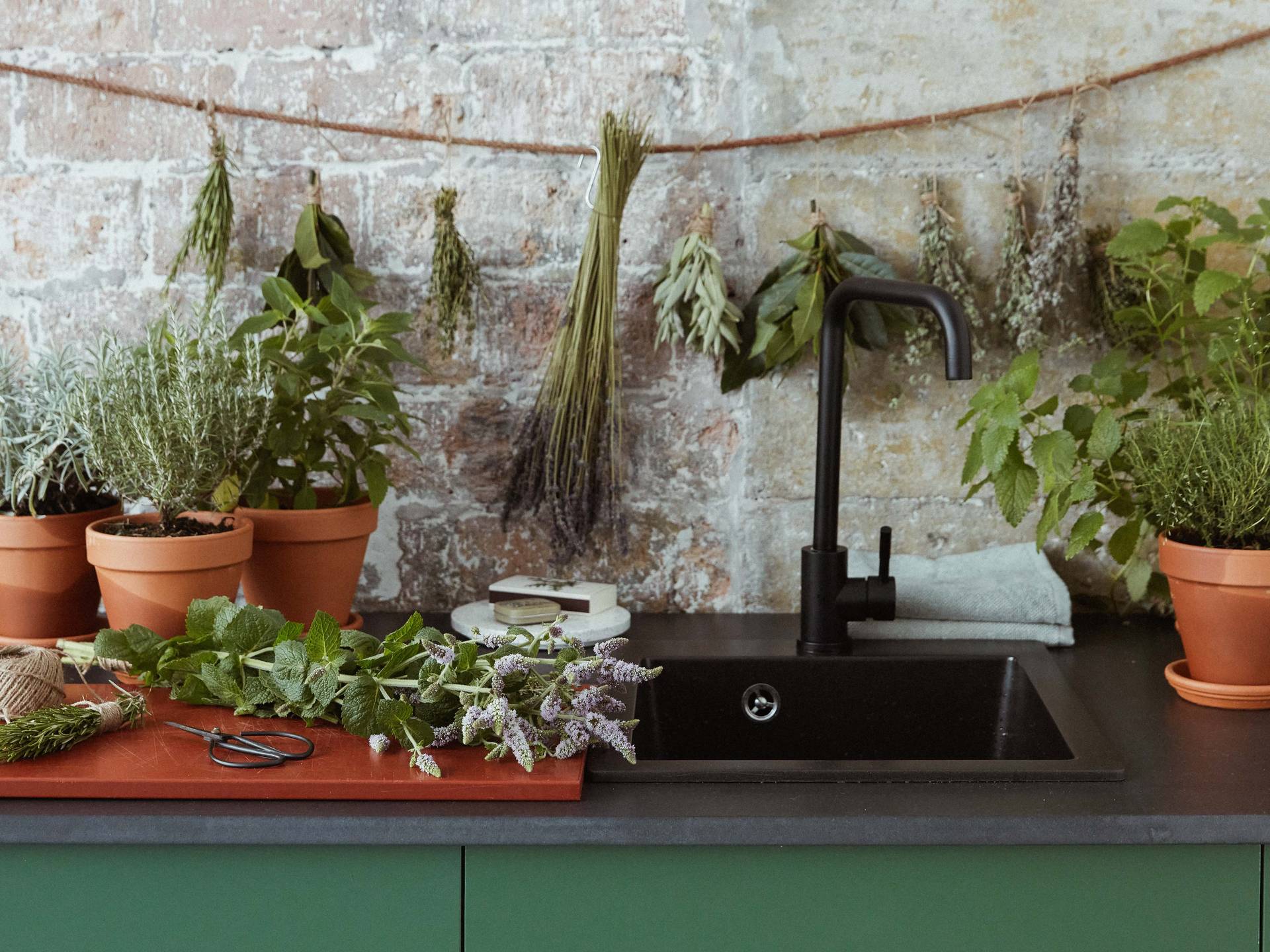 None - eaab7b85-e886-4eac-b43e-baacf5374028