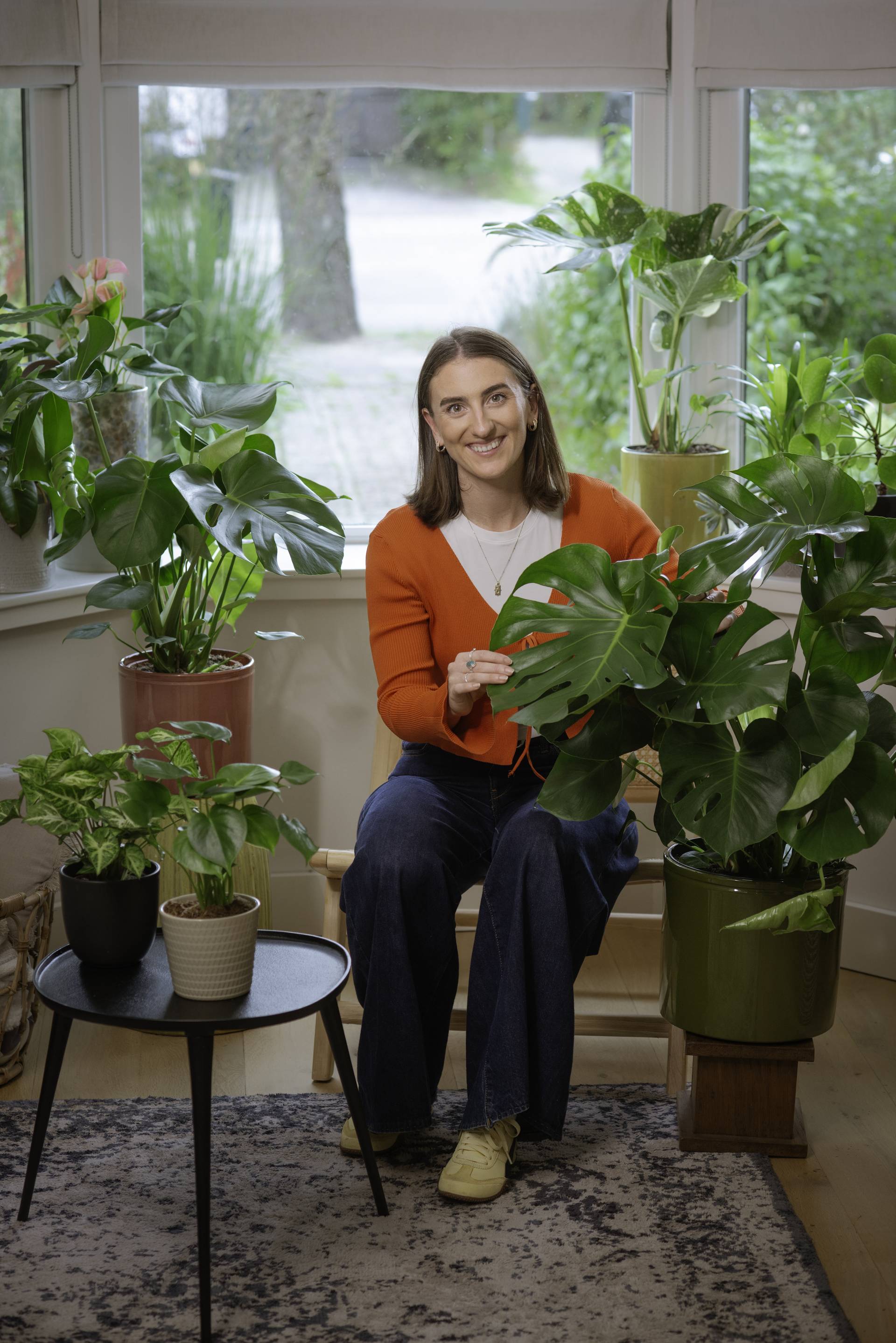 monstera van VDE plant in woonkamer