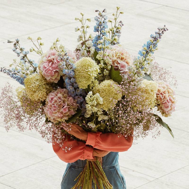 square-floral_hug--19-2.width-1920