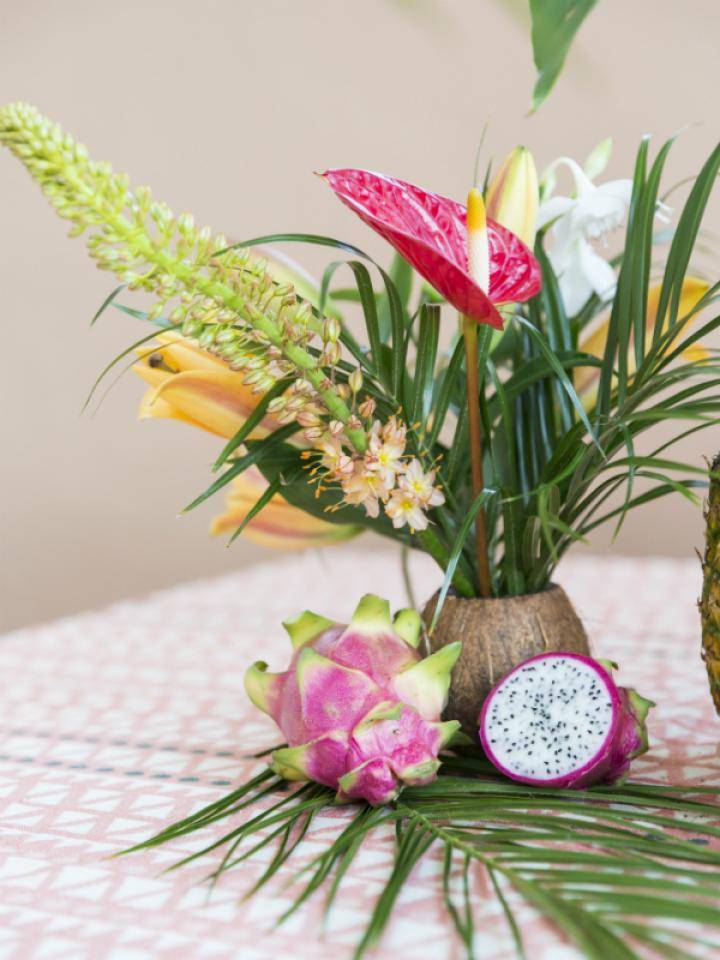 Fruit vaas en bloemen